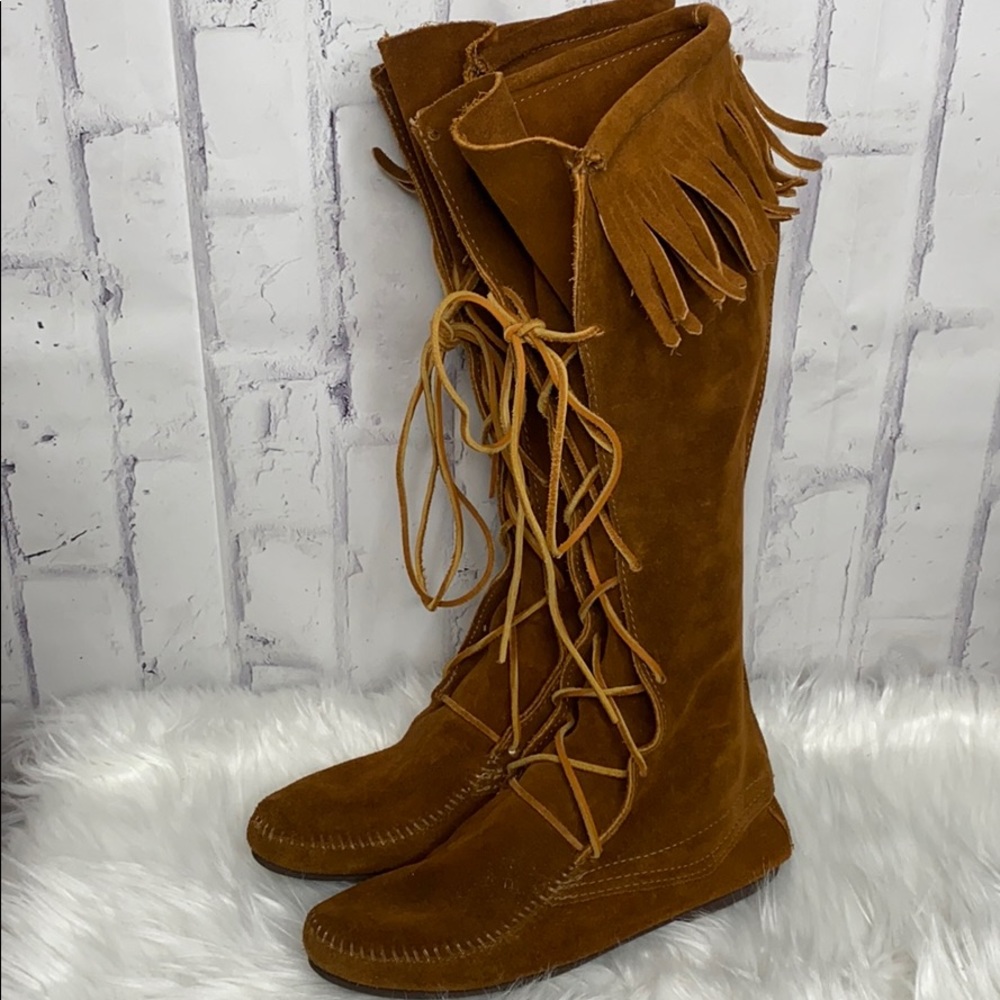 Minnetonka Brown Suede Fringe Lace-Up Boots